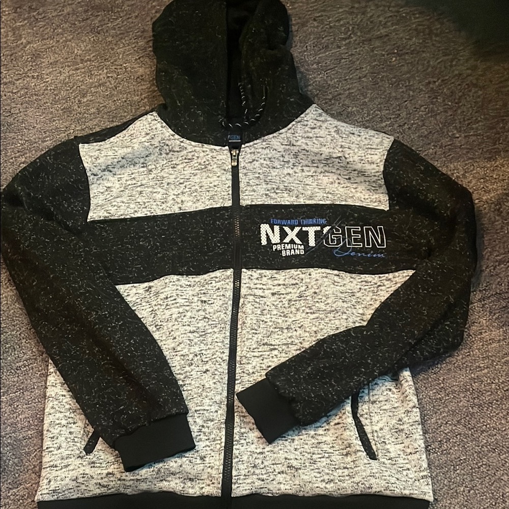 Men’s NXT/Gen Zip up with hood sz xl